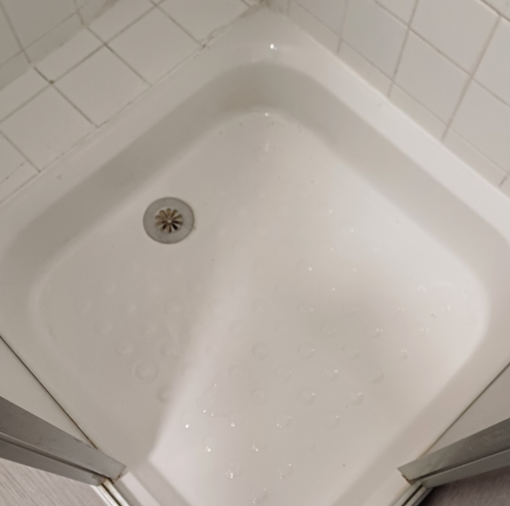 Receveur de douche en céramique