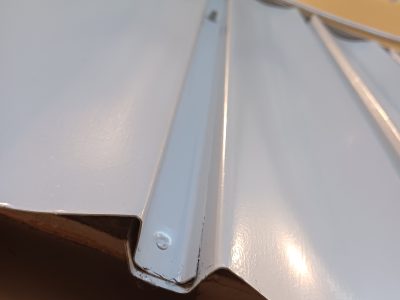 Tôle de bardage métallique thermolaqué blanc